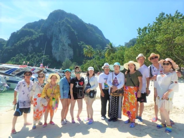 Gallery at Phi Phi Island by Speed Boat (mix picture)